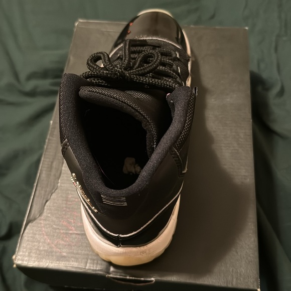 Jordan 11s - Picture 2 of 4